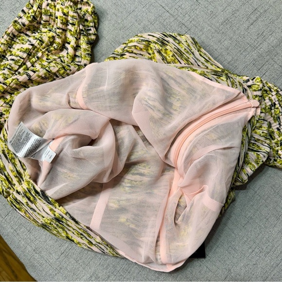 White House Black Market Long Sleeve Pleated Blouse Pink Yellow Floral 8 NWT - Picture 15 of 16